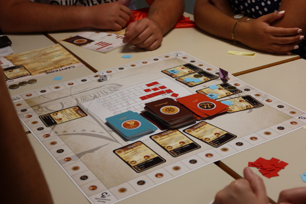 Etudiants jeu CIPAC Plateau de jeu CIPAC