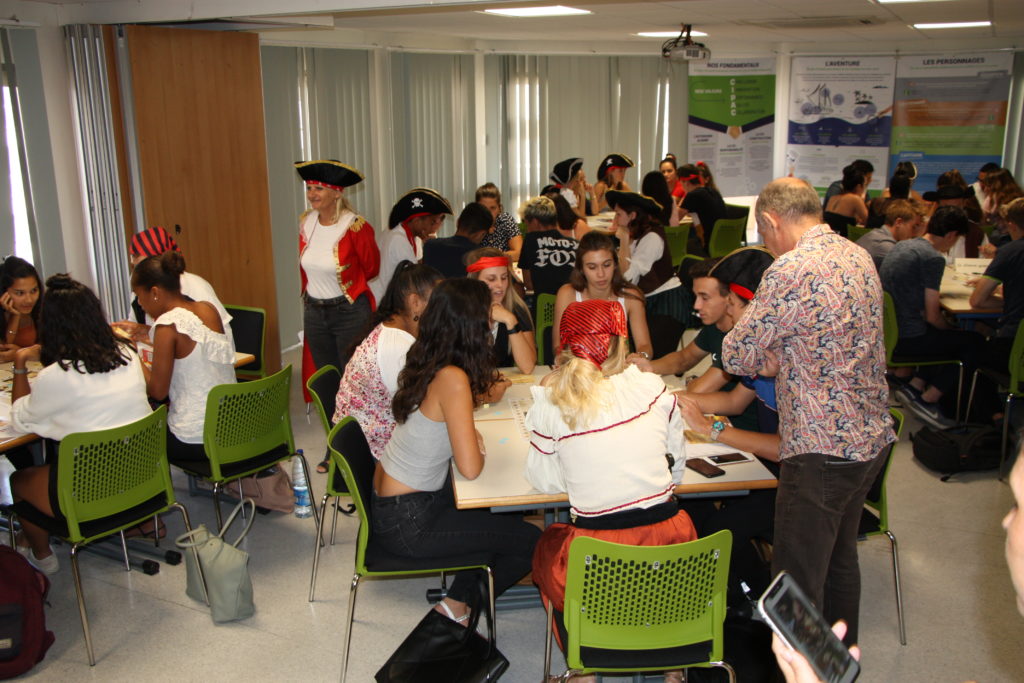 étudiants EGC intégration tables de jeu